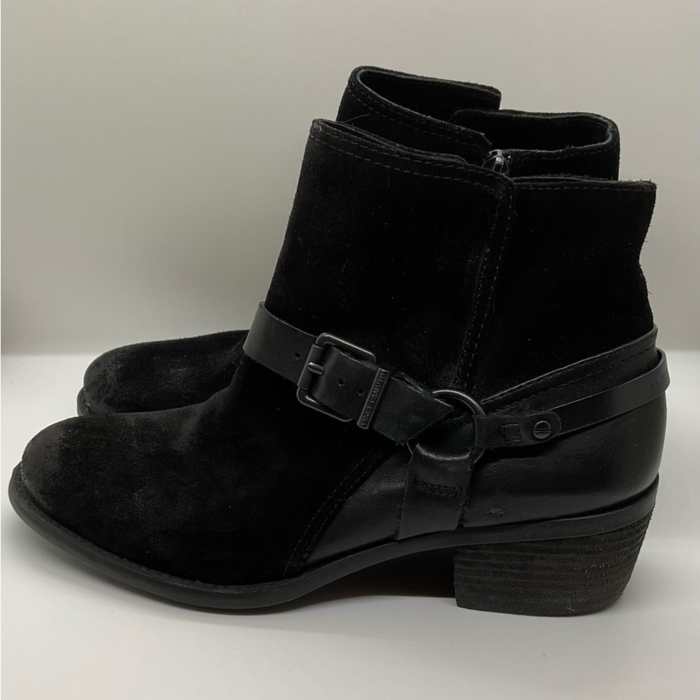 VINCE CAMUTO Suede Ankle Boots w/heel Distressed Suede with buckles Womens 8